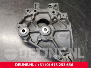Ford Transit Connect Alternator lower bracket O112976 photo 3