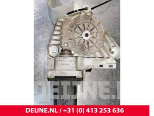 Audi A1 Door window motor O112988 photo 2