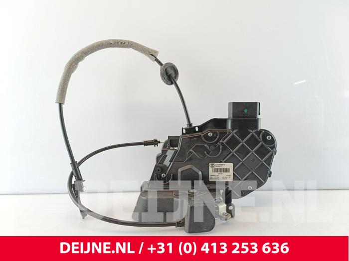 Volvo V70 Türschlossmechanik 4-türig links vorne O113046