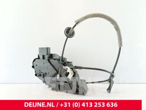 Volvo V70 Door lock mechanism 4-door, front left O113046 photo 2