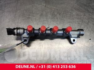 Opel Combo Einspritzdüse (Einspritzer) O113119 foto 2