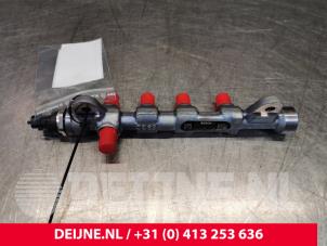 Gebruikte Injector brug Opel Combo 1.6 CDTI 16V Prijs € 96,80 Inclusief btw aangeboden door van Deijne Onderdelen Uden B.V.