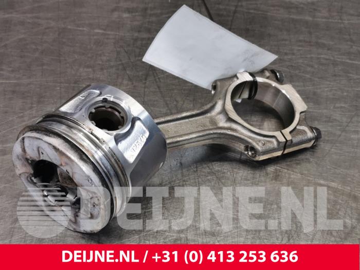 Gebruikte Zuiger Opel Combo 1.6 CDTI 16V Prijs € 90,75 Inclusief btw aangeboden door van Deijne Onderdelen Uden B.V.