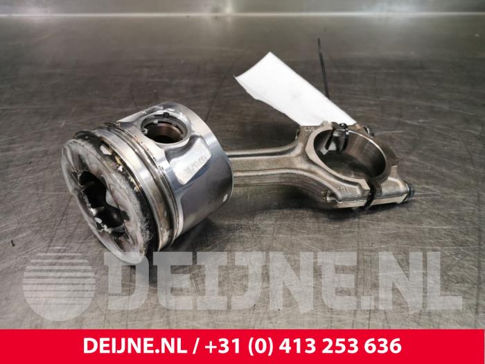 Gebruikte Zuiger Opel Combo 1.6 CDTI 16V Prijs € 90,75 Inclusief btw aangeboden door van Deijne Onderdelen Uden B.V.