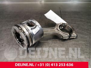 Gebruikte Zuiger Opel Combo 1.6 CDTI 16V Prijs € 90,75 Inclusief btw aangeboden door van Deijne Onderdelen Uden B.V.