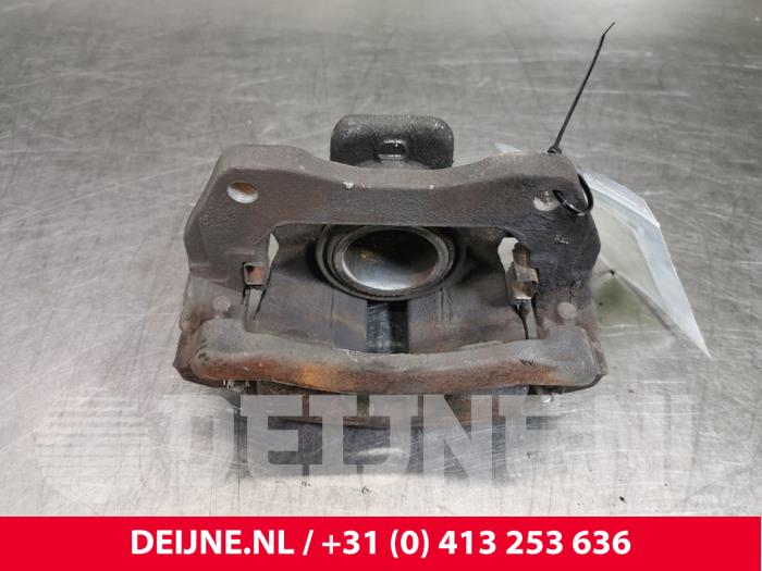 Ford Transit Courier Remklauw (Tang) links-voor O113135
