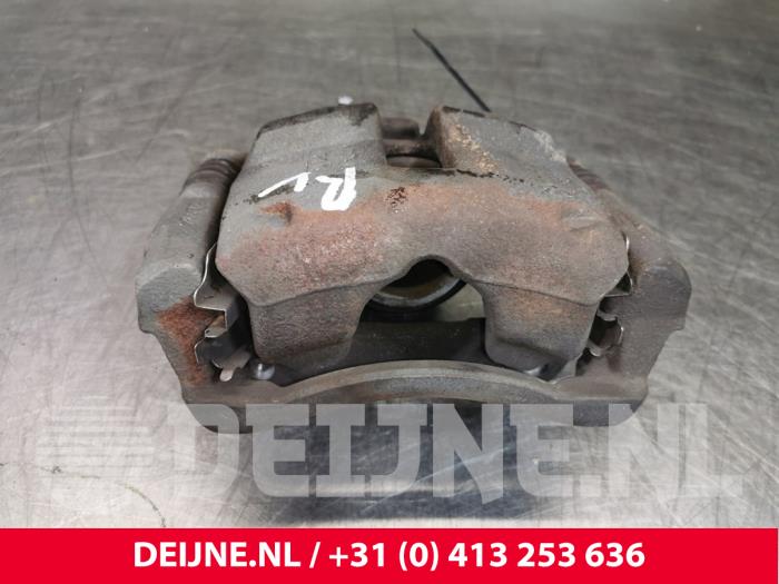 Ford Transit Courier Remklauw (Tang) rechts-voor O113137