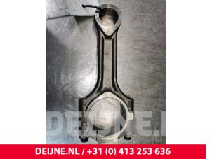Gebruikte Drijfstang Opel Combo 1.6 CDTI 16V Prijs op aanvraag aangeboden door van Deijne Onderdelen Uden B.V.