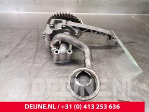 Volkswagen Transporter Ölpumpe O113175 foto 3