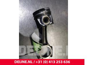 Volkswagen Transporter Piston O113180 photo 2