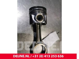 Gebruikte Zuiger Volkswagen Transporter T5 2.5 TDi Prijs € 96,80 Inclusief btw aangeboden door van Deijne Onderdelen Uden B.V.