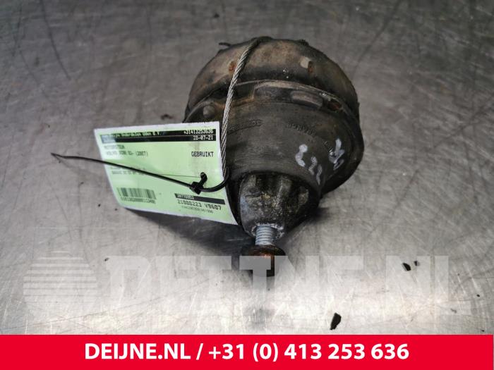 Gebruikte Motorrubber Volvo XC90 I 4.4 V8 32V Prijs € 25,00 Margeregeling aangeboden door van Deijne Onderdelen Uden B.V.