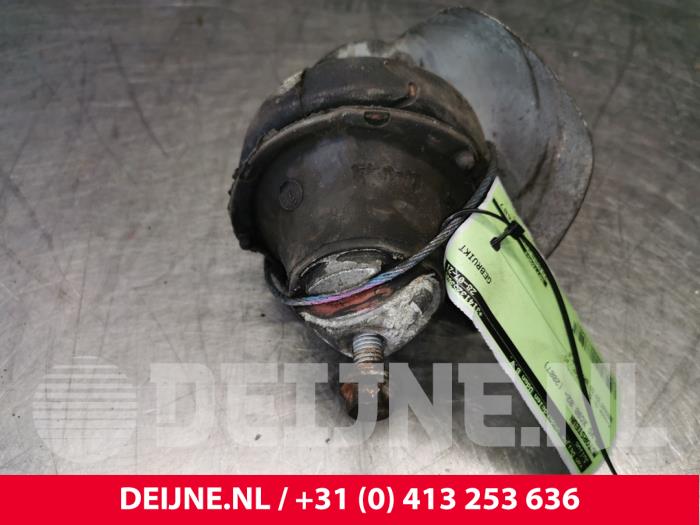 Gebruikte Motorrubber Volvo XC90 I 4.4 V8 32V Prijs € 40,00 Margeregeling aangeboden door van Deijne Onderdelen Uden B.V.