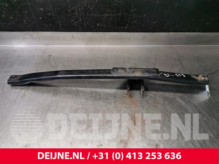 Gebruikte Motorrubber Volvo XC90 I 4.4 V8 32V Prijs € 90,00 Margeregeling aangeboden door van Deijne Onderdelen Uden B.V.