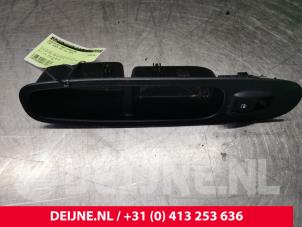 Gebruikte Ruit schakelaar elektrisch Fiat Punto Evo (199) 1.2 Euro 4 Prijs € 5,00 Margeregeling aangeboden door van Deijne Onderdelen Uden B.V.