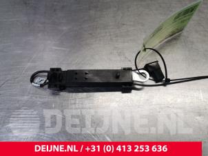 Gebruikte Antenne Versterker Volvo V50 (MW) 2.0 D 16V Prijs € 20,00 Margeregeling aangeboden door van Deijne Onderdelen Uden B.V.