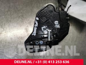 Gebruikte Deurslot Mechaniek 4Deurs rechts-achter Peugeot 108 1.0 12V VVT-i Prijs € 18,00 Margeregeling aangeboden door van Deijne Onderdelen Uden B.V.