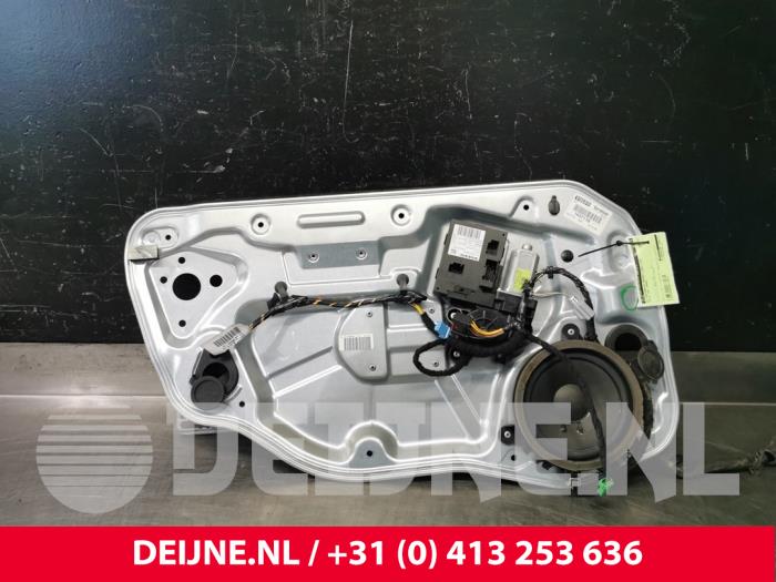 Volvo V50 Ruitmechaniek 4Deurs links-voor O113812