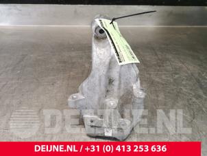 Mercedes Sprinter Motorsteun O113828 foto 2