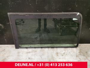 Volkswagen Crafter Ruit Laaddeur zijkant O113940 foto 2