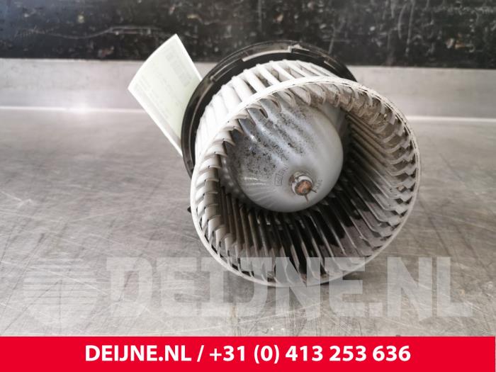 Nissan NV200 Kachel Ventilatiemotor O114526