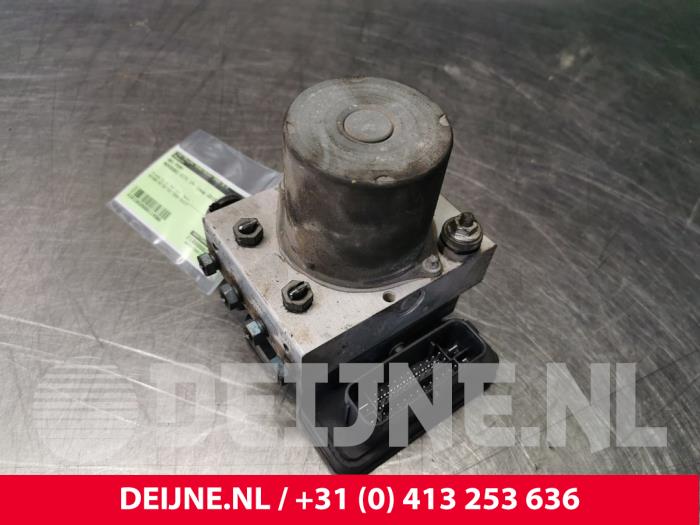Gebruikte ABS Pomp Mercedes Vito Tourer (447.7) 2.2 114 CDI 16V Prijs € 175,45 Inclusief btw aangeboden door van Deijne Onderdelen Uden B.V.