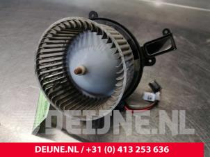 Mercedes Vito Heating and ventilation fan motor O114572 photo 2