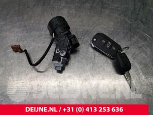 Peugeot Partner Ignition lock + key O114707 photo 3