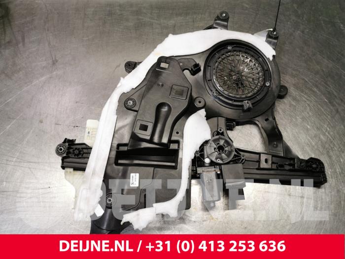 Peugeot Partner Fenstermechanik 2-türig links vorne O114715