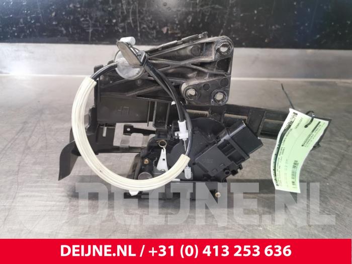 Ford Focus Türschlossmechanik 4-türig links hinten O114795