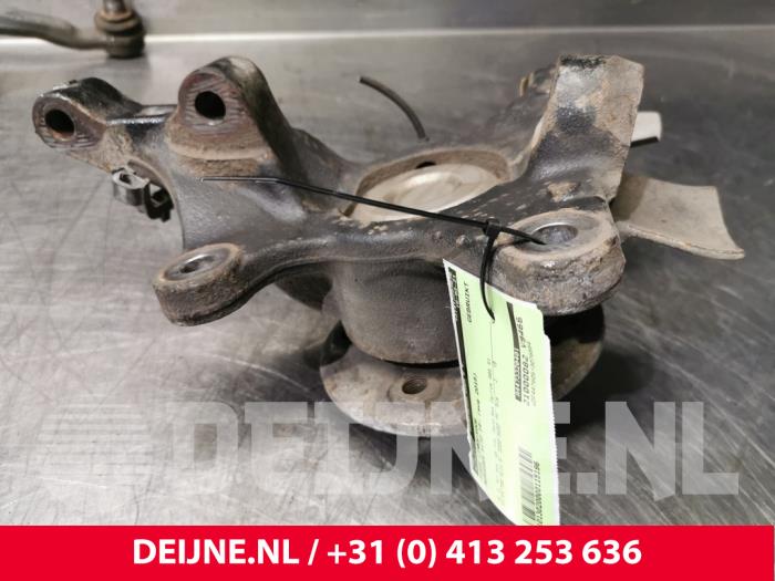 Mercedes Vito Achsschenkel links vorne O115196