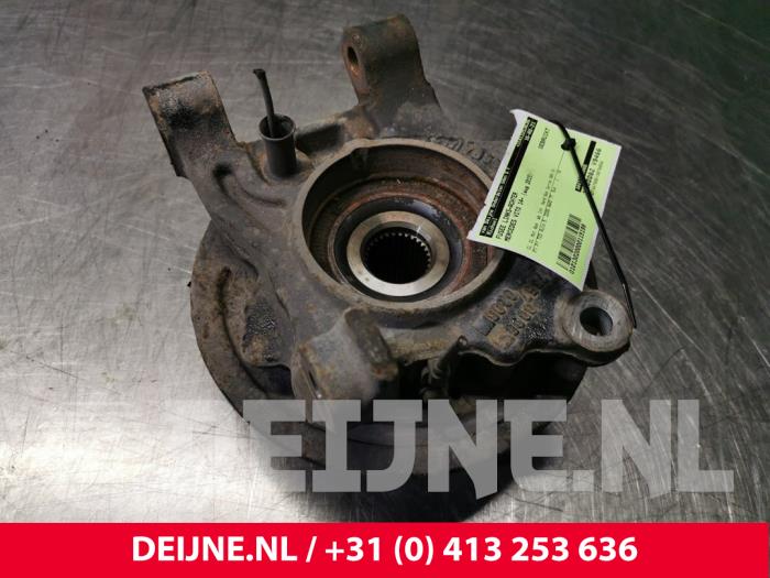 Mercedes Vito Achsschenkel links hinten O115199