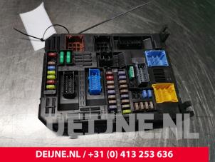 Opel Vivaro Fuse box O115208 photo 2