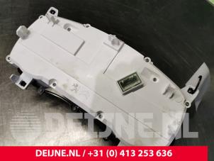 Opel Vivaro Odometer KM O115213 photo 2