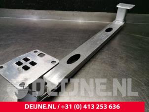 Opel Vivaro Bumperframe achter O115294 foto 2
