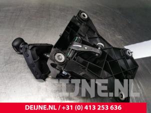 Opel Vivaro Gear stick O115302 photo 2