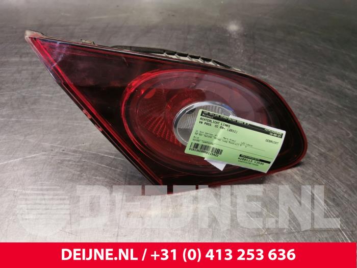 Volkswagen Passat Taillight, left O115422