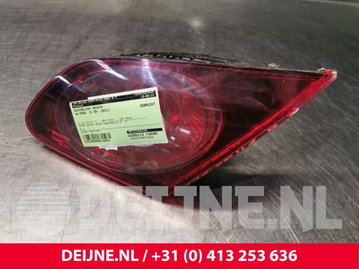 Volkswagen Passat Taillight, right O115423
