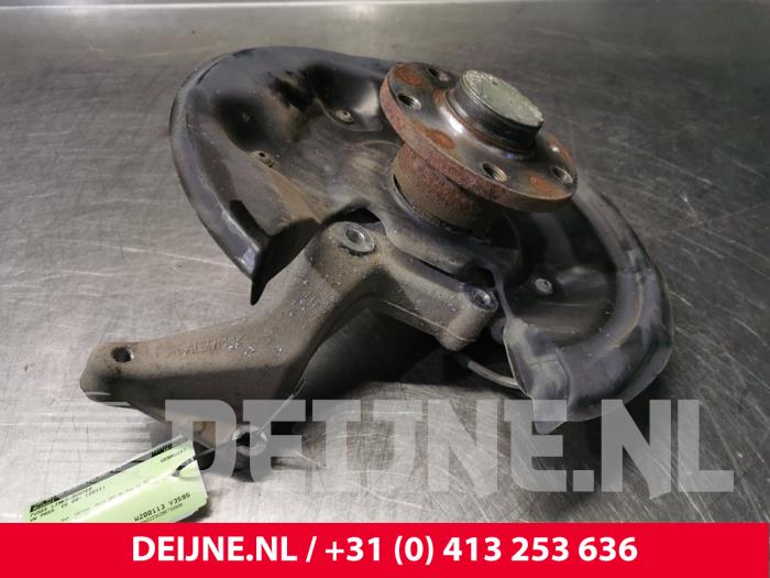Volkswagen Passat Knuckle, rear left O115429