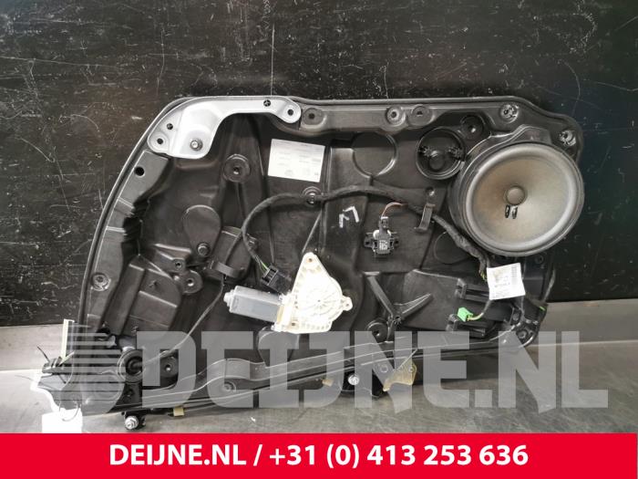 Mercedes CLA Window mechanism 4-door, front right O115596