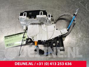 Mercedes CLA Door lock mechanism 4-door, front left O115840 photo 3