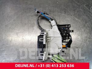 Mercedes CLA Door lock mechanism 4-door, front left O115840 photo 2