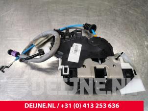 Mercedes CLA Front door lock mechanism 4-door, right O115844 photo 2