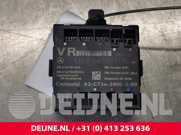 Mercedes CLA Central door locking module O115845