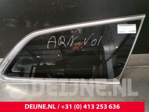 Gebruikte Ruit Extra 4Deurs rechts-achter Volvo V90 II (PW) 2.0 D3 16V AWD Prijs € 75,00 Margeregeling aangeboden door van Deijne Onderdelen Uden B.V.