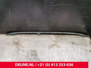 Volvo V70 Dachreling links O115937 foto 2
