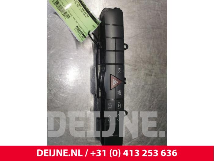 Mercedes Vito Panikbeleuchtung Schalter O116011