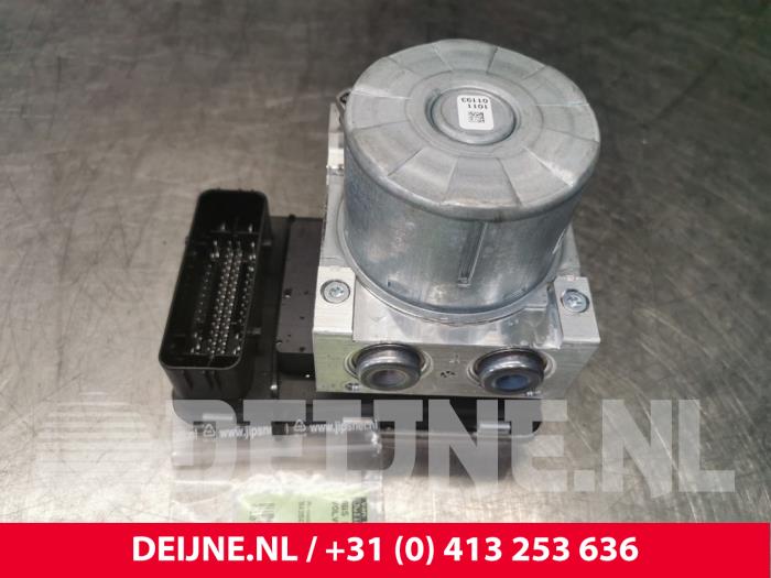Gebruikte ABS Pomp Volvo XC60 II (UZ) 2.0 T5 16V AWD Prijs € 450,00 Margeregeling aangeboden door van Deijne Onderdelen Uden B.V.