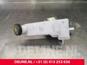 Mercedes CLA Master cylinder O116087 photo 2