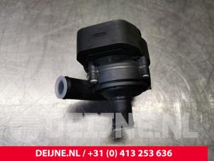 Mercedes CLA Additional water pump O116399 photo 2